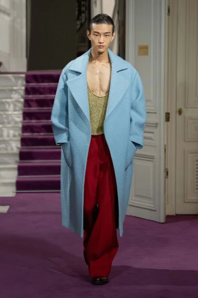 Look 28